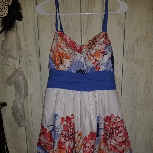 Floral dress - Picture 2 of 4